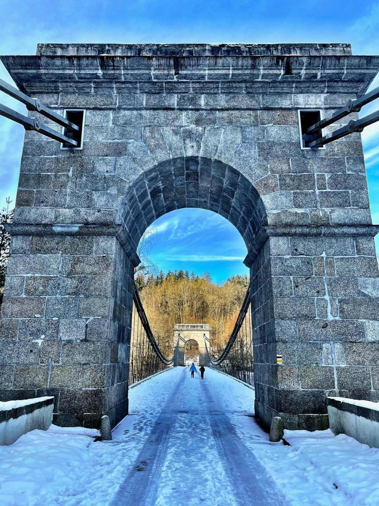 Вилла Wellness Srub U Holubu Malsice Экстерьер фото