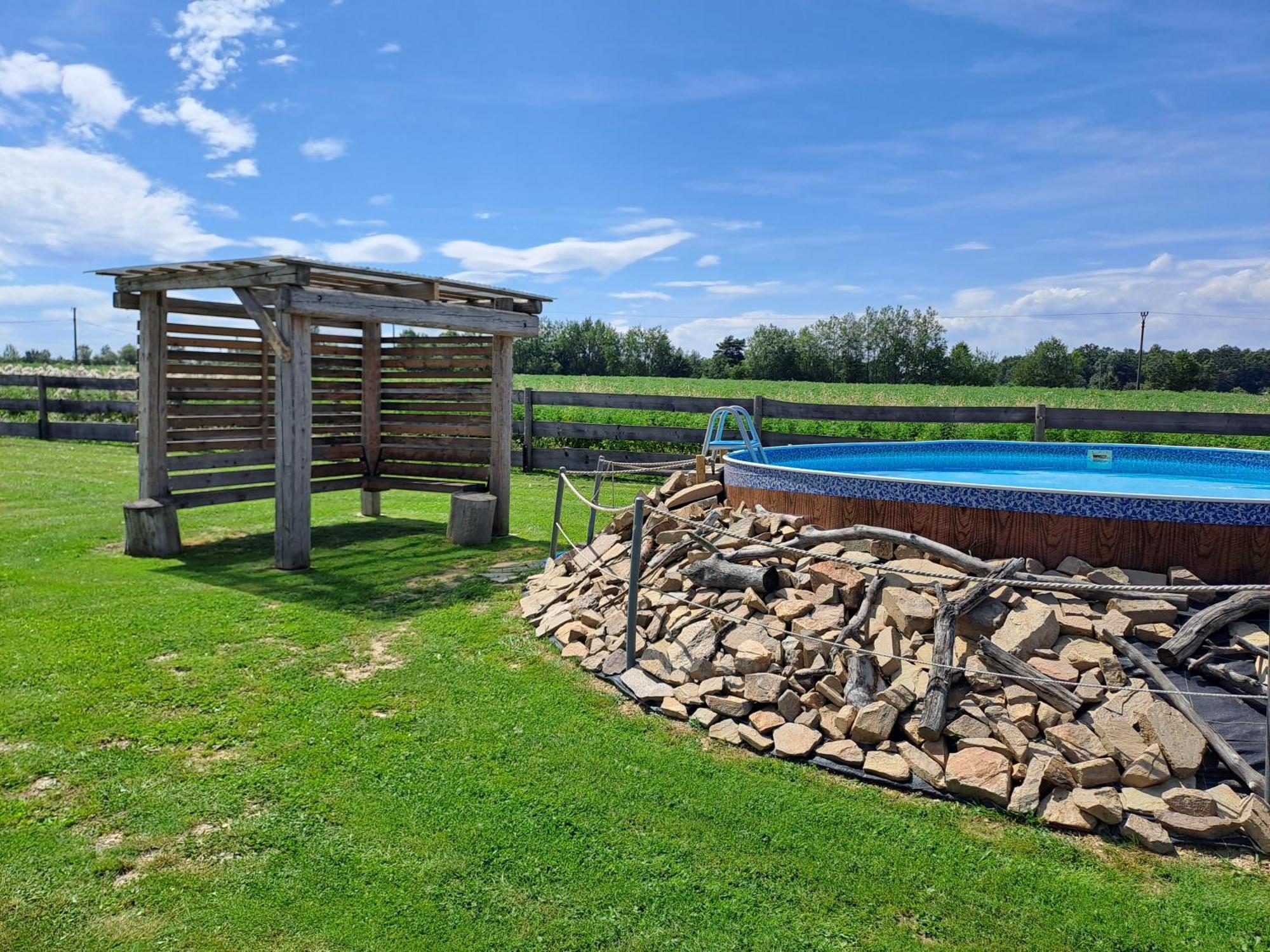 Вилла Wellness Srub U Holubu Malsice Экстерьер фото