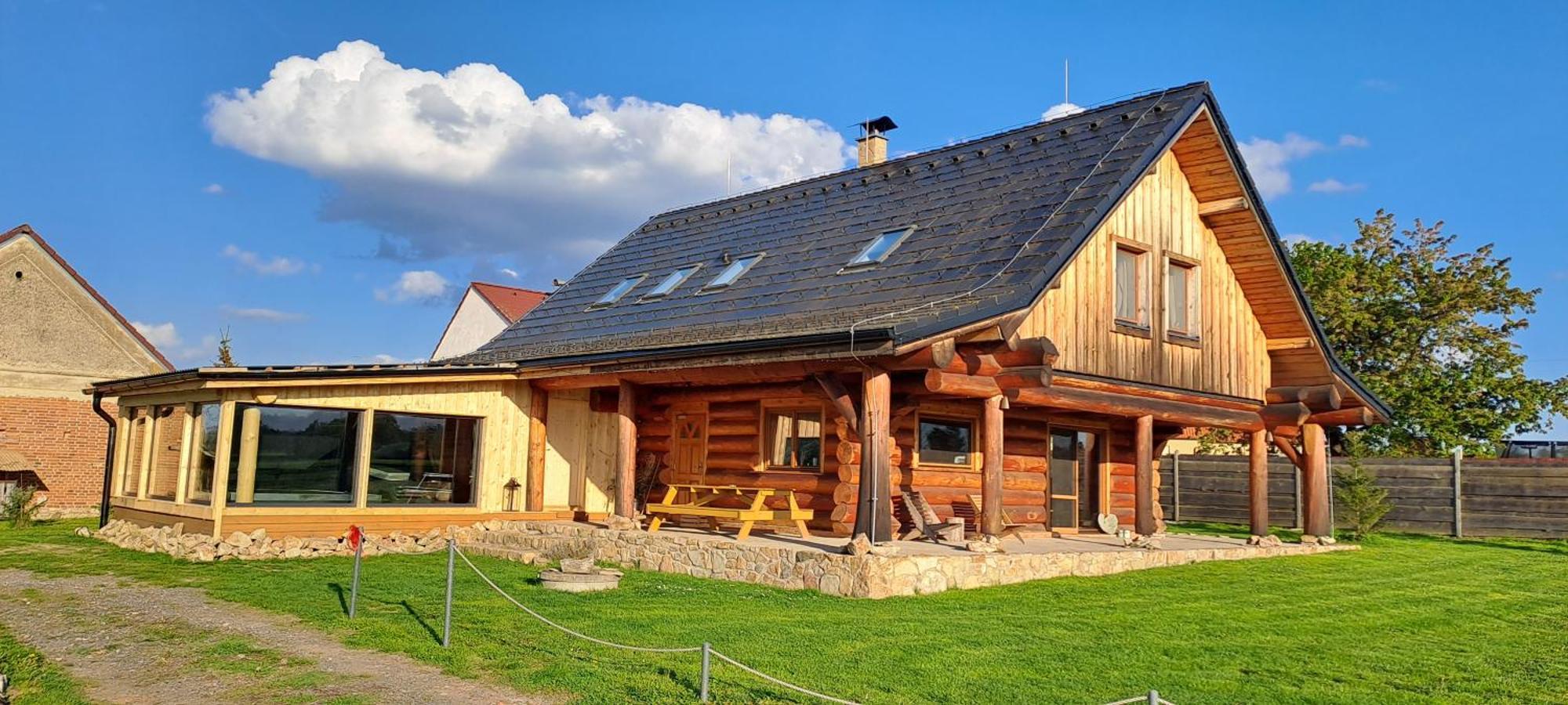 Вилла Wellness Srub U Holubu Malsice Экстерьер фото
